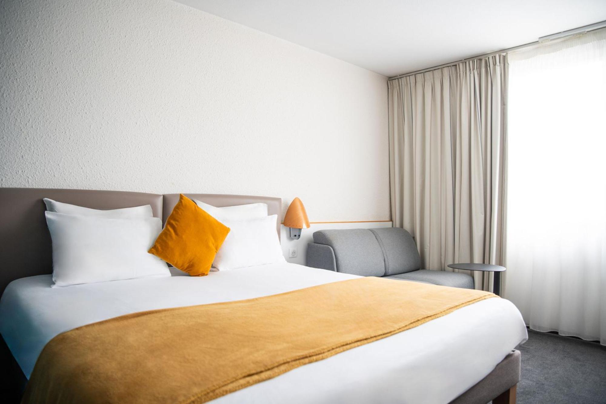 Hotel Novotel Evry Courcouronnes Exterior foto