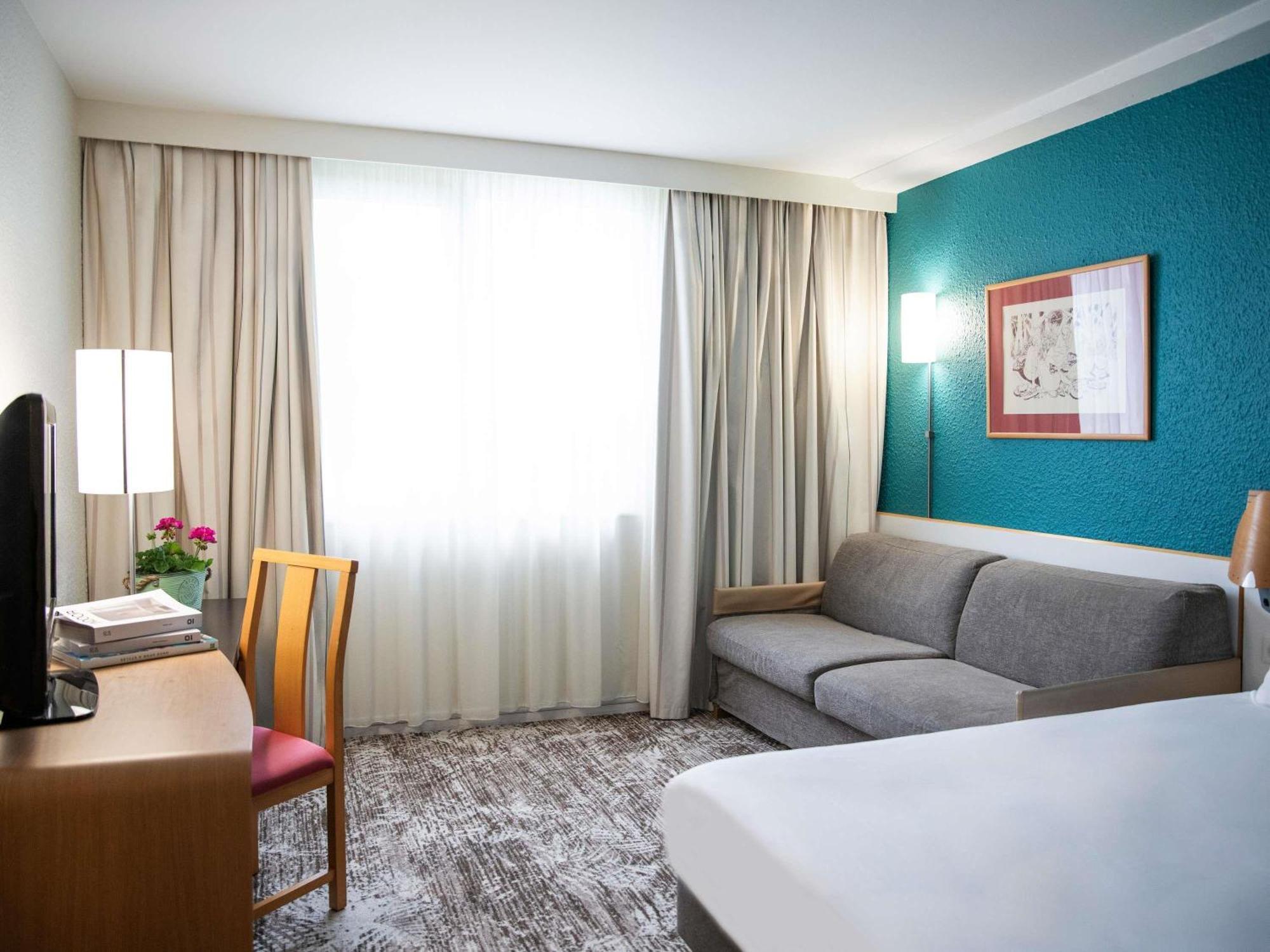 Hotel Novotel Evry Courcouronnes Exterior foto