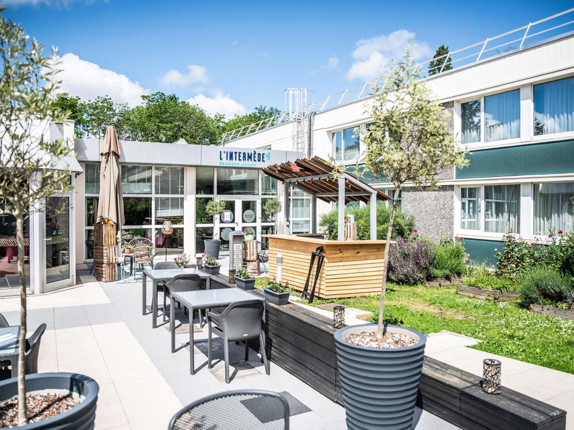 Hotel Novotel Evry Courcouronnes Exterior foto