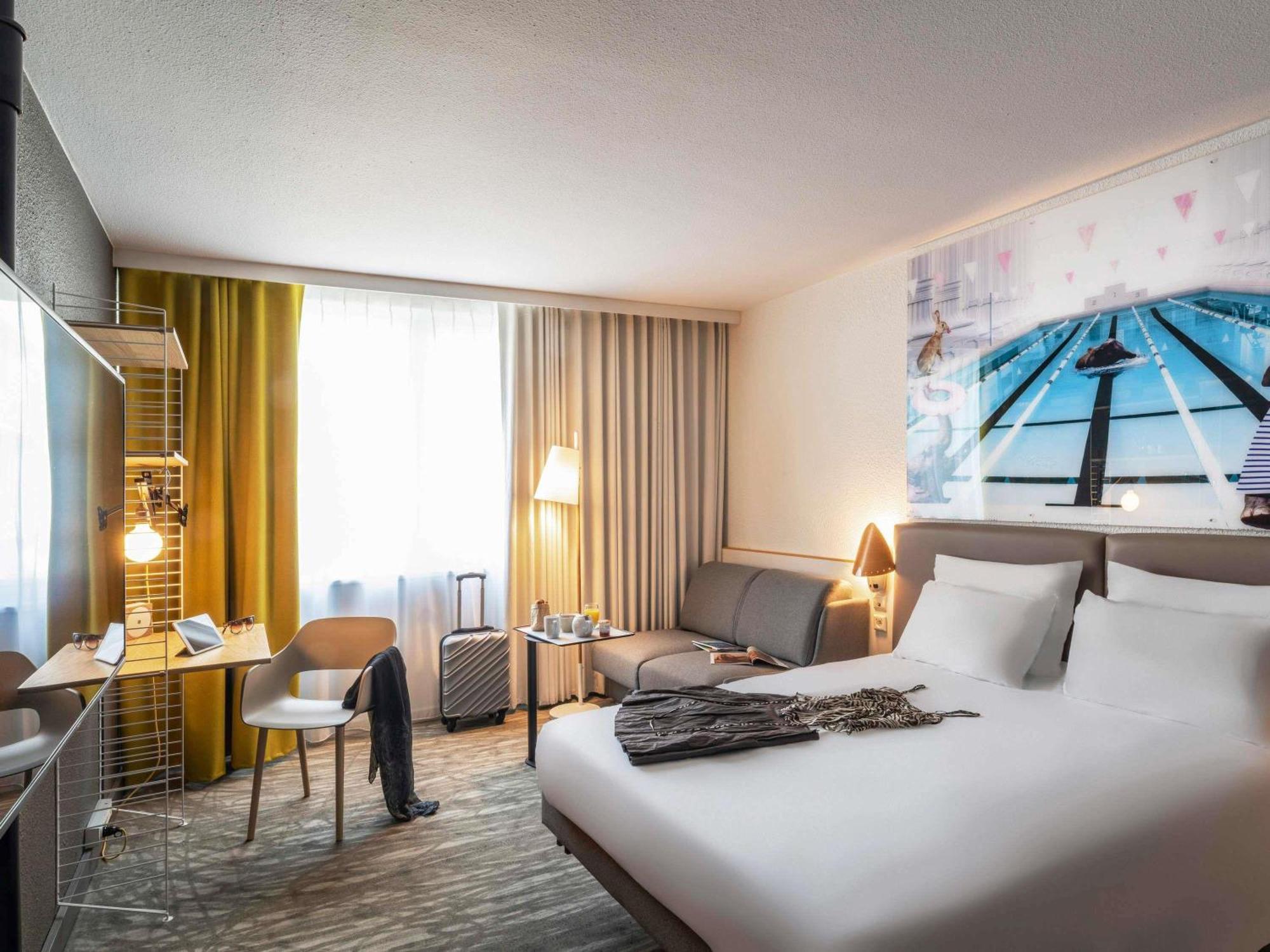Hotel Novotel Evry Courcouronnes Exterior foto